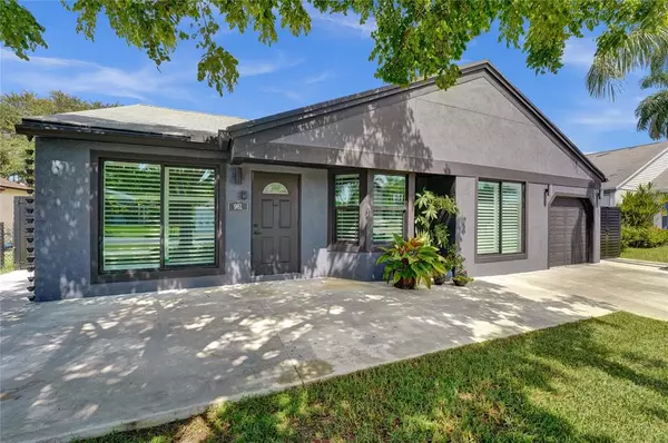 961 SW 134th Ave, Davie, FL 33325