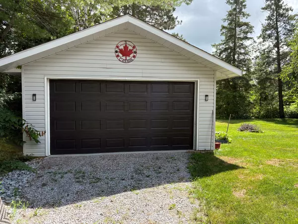 Ramara, ON L0K 2B0,7249 Davy DR