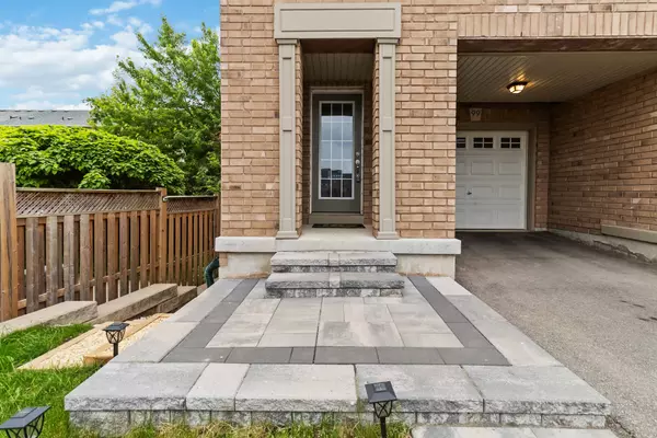 Oakville, ON L6M 0K4,2280 Baronwood DR #99