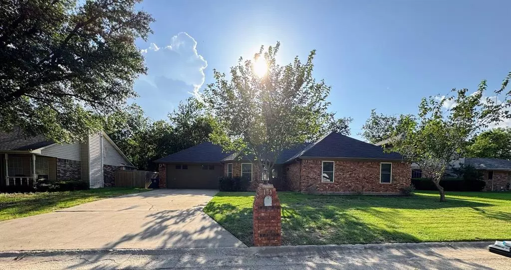 109 Colonial Heights, Sanger, TX 76266