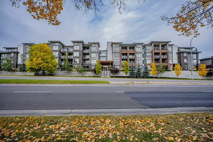 95 Burma Star RD SW #3118, Calgary, AB T3E 6L1