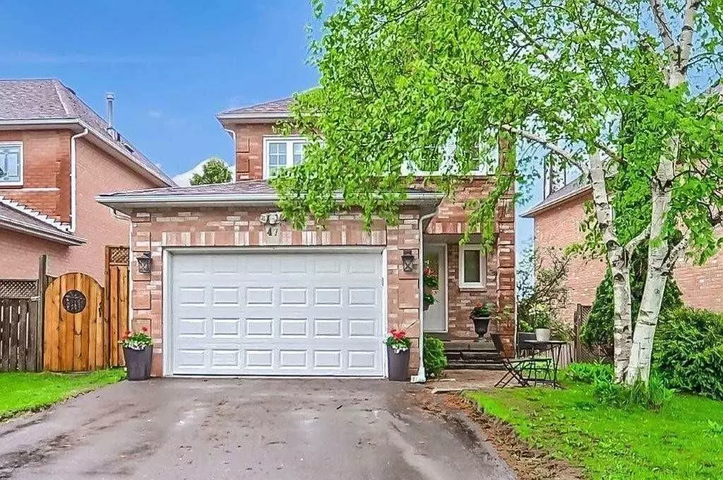 Aurora, ON L4G 6P1,47 Chiswick CRES