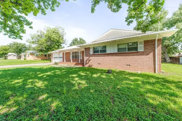 Glen Rose, TX 76043,1007 College Avenue