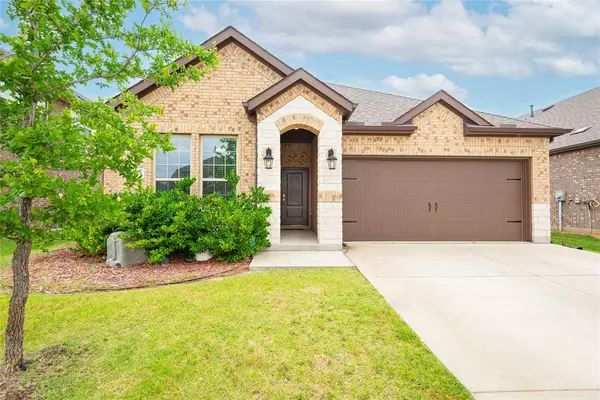 10924 Klondike Lane, Aubrey, TX 76227