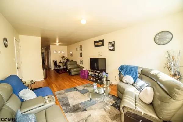 Newark City, NJ 07103,629 S 18Th St
