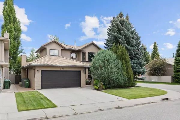 375 Woodbriar CIR SW,  Calgary,  AB T2W 5Z1
