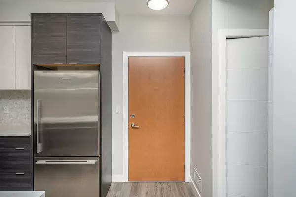Calgary, AB T3E 8A9,95 Burma Star RD SW #3215