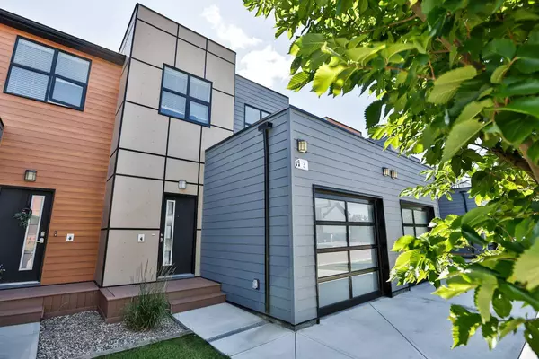 73 Aquitania CIR West #3, Lethbridge, AB T1J 5M5