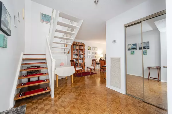 Toronto C09, ON M4T 1T7,30 Glen Elm AVE E #109/209