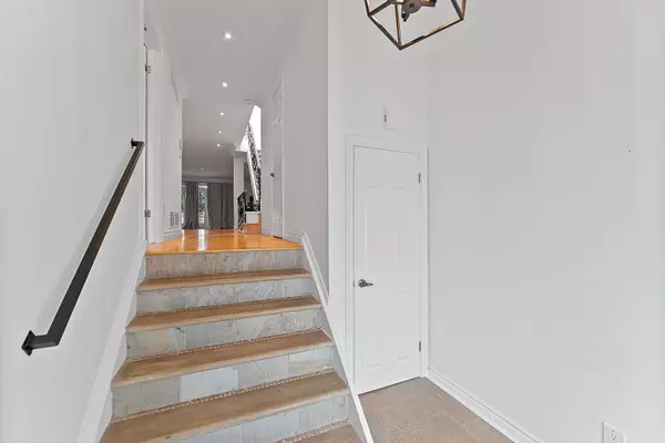 Toronto C09, ON M4T 1R5,150 Rose Park DR