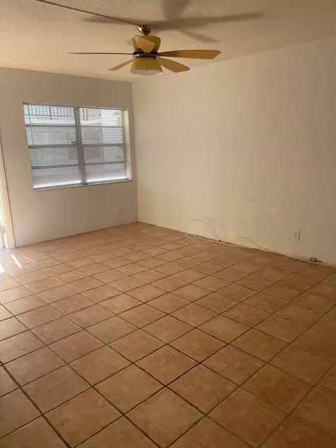Hollywood, FL 33020,1855 Plunkett St #208