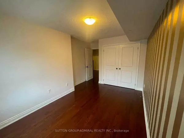 Vaughan, ON L6A 4W4,1331 Major Mackenzie DR #102