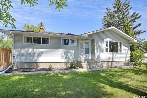 2 Donahue AVENUE, Regina, SK S4R 3X5