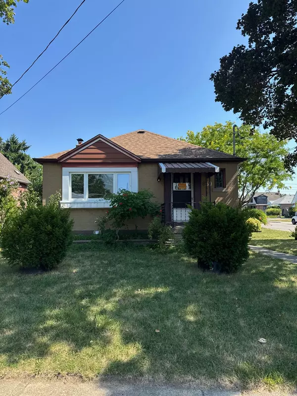 839 Brucedale AVE E #Main, Hamilton, ON L8T 1L4