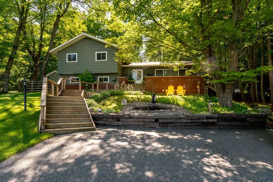 65 Brunel RD, Huntsville, ON P1H 1P5