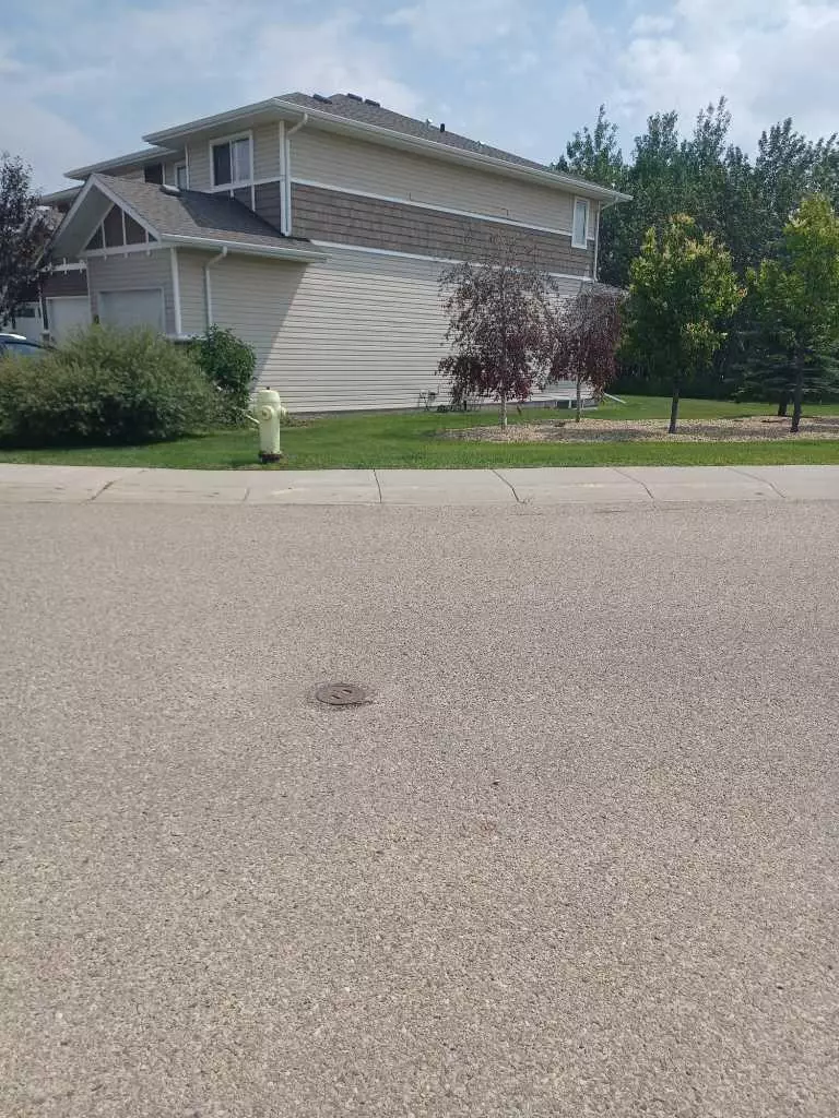 Sylvan Lake, AB T4S 2L4,5301 WINDWARD PL #1