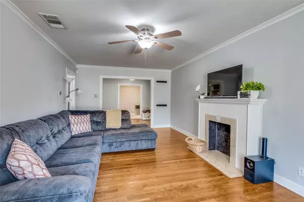 Fort Worth, TX 76107,3929 Collinwood Avenue