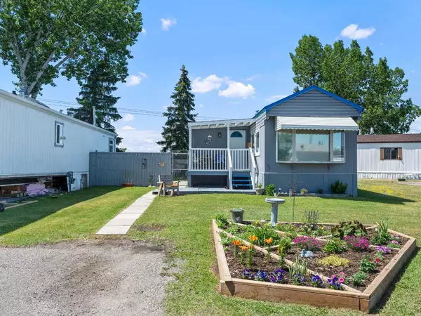 25 Homestead WAY Southeast, High River, AB T1V 1J7