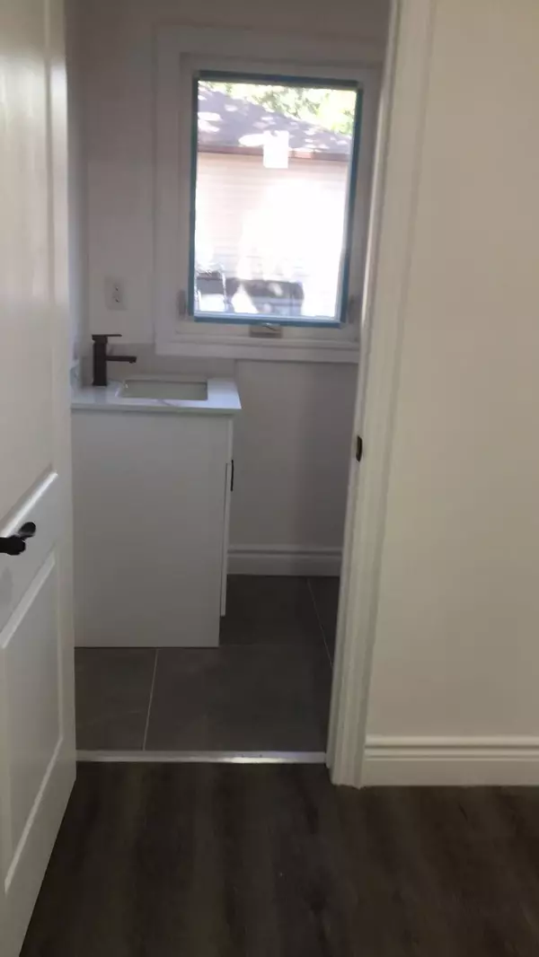 Toronto E09, ON M1P 3P3,30 Oakley BLVD #Garden Suite