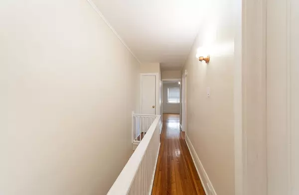 Toronto E03, ON M4K 2R9,975 Broadview AVE #2nd floor