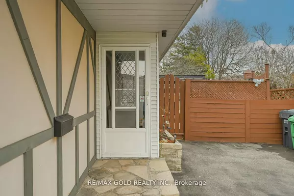 Brampton, ON L6V 2R5,10 Cupola CT