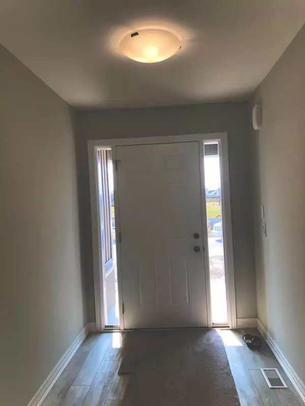 32 Bounty AVE, Thorold, ON L2V 0B7