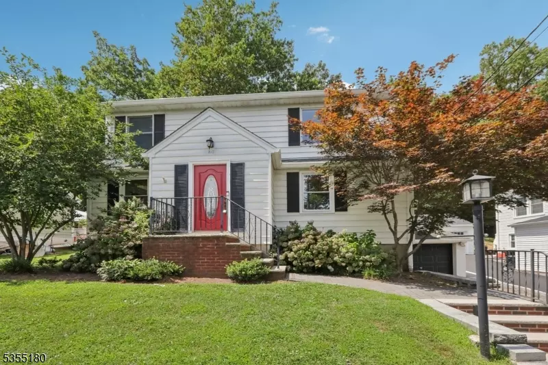 80 Mccosh Rd, Clifton City, NJ 07043