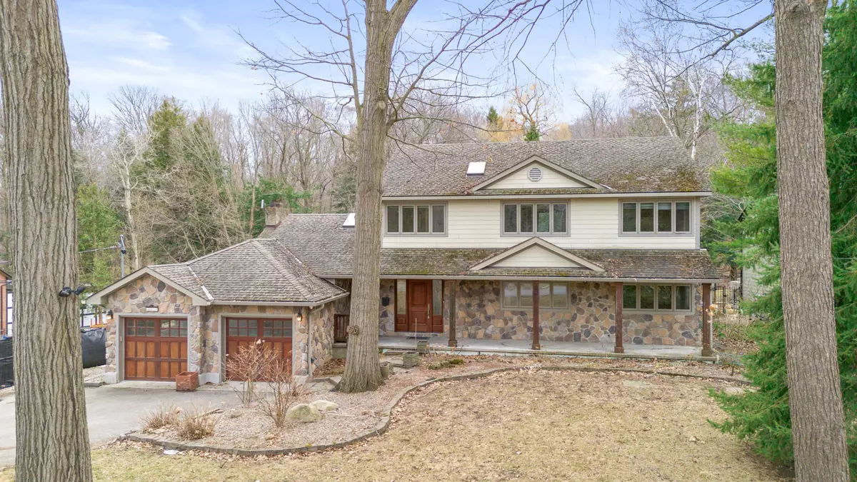 Mississauga, ON L5J 2S6,690 Meadow Wood RD