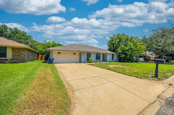 4612 Applewood Road, Fort Worth, TX 76133