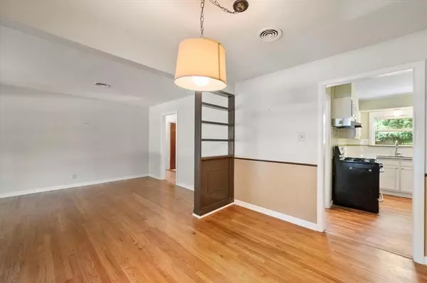 Arlington, TX 76013,1124 W Tucker Boulevard
