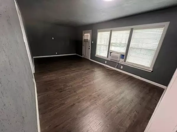 Grand Prairie, TX 75050,205 NE 22nd Street