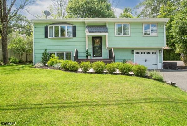 32 Eugene Rd, Hopatcong Boro, NJ 07843