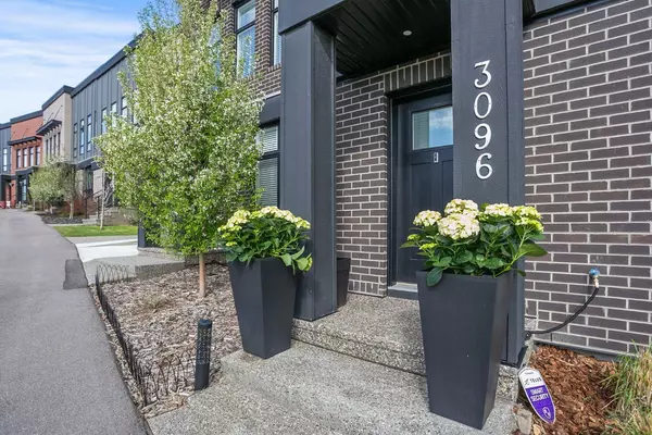 3096 85 ST Southwest, Calgary, AB T3H 6C7