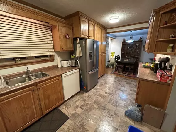 Oshawa, ON L1H 7C3,342 Viewmount ST #MAIN
