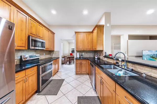 Weston, FL 33327,887 Nandina Dr