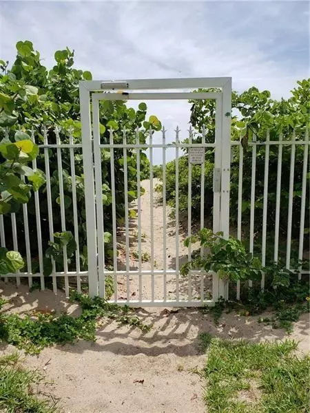 Pompano Beach, FL 33062,1630 N Ocean Blvd #415
