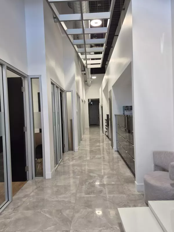 Vaughan, ON L4K 3T8,665 Millway AVE #60