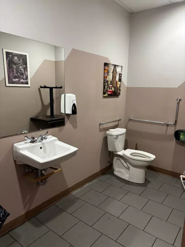 St. Thomas, ON N5R 3B9,184 Sunset DR S #2