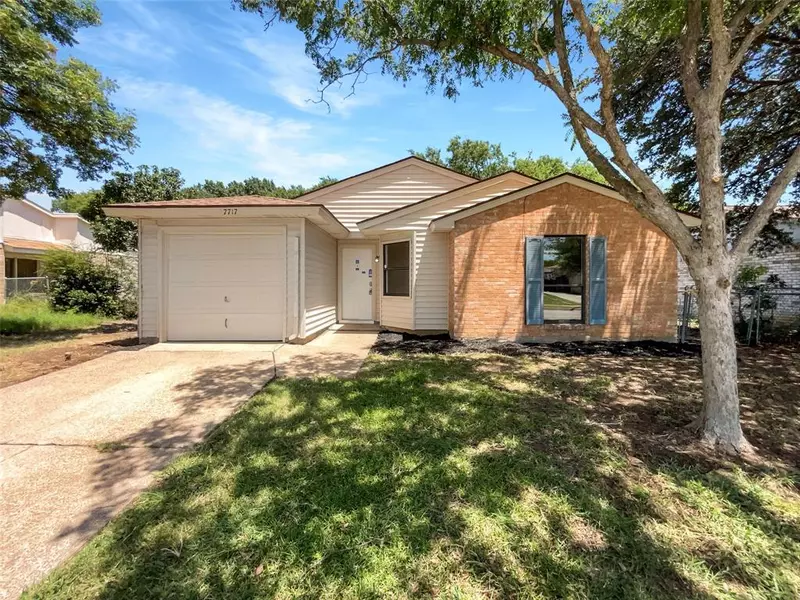 7717 Xavier Drive, Fort Worth, TX 76133