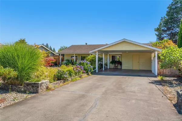 574 Panorama Pl, Parksville, BC V9P 1A4
