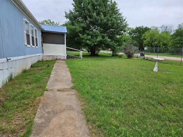 5714 Arkansas Trail,  Granbury,  TX 76048