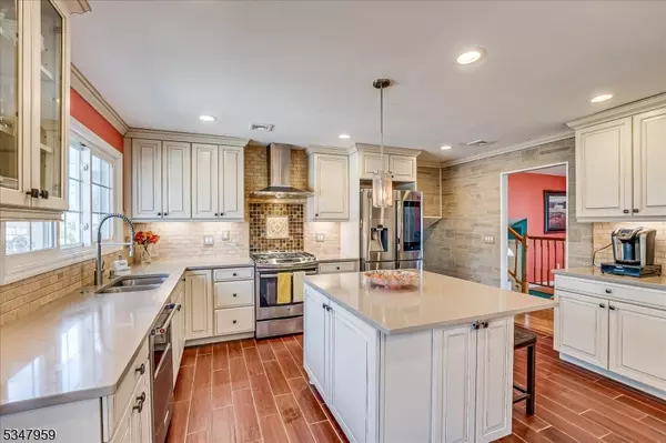6 Mockingbird Rd, Edison Twp., NJ 08820