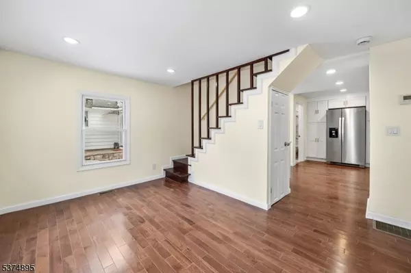 Bloomingdale Boro, NJ 07403,20 Ella St