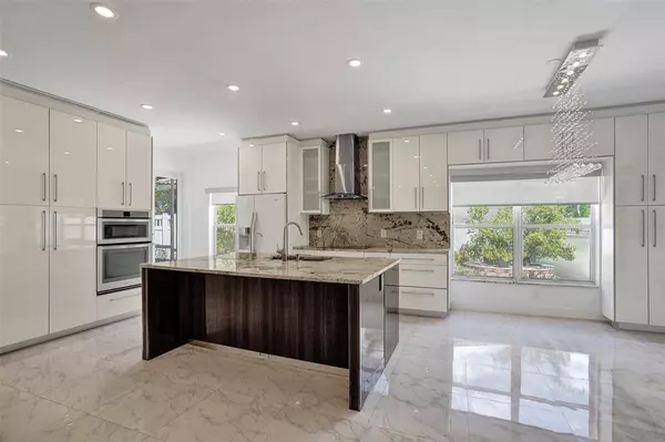 4053 NW 61st Ter, Coral Springs, FL 33067