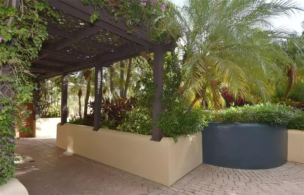 Fort Lauderdale, FL 33301,520 SE 5 Av #2311