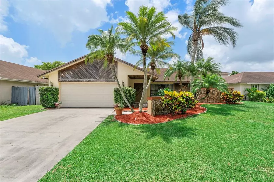4094 NW 1st Pl, Deerfield Beach, FL 33442