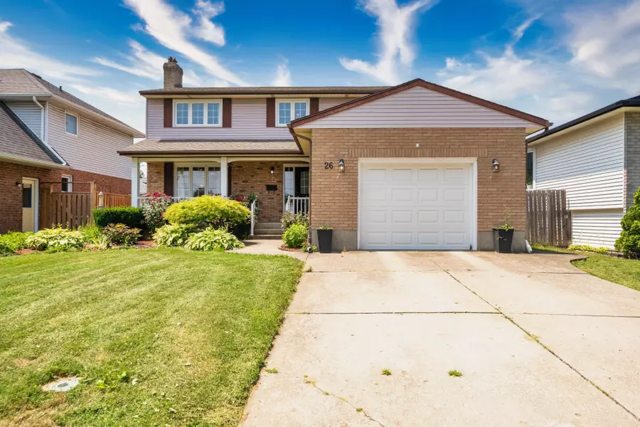 26 CRESTCOMBE RD, St. Catharines, ON L2S 2J4