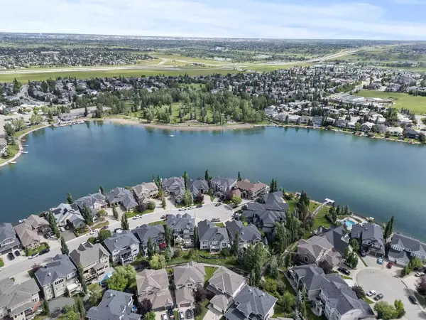 16 Chapalina Common SE, Calgary, AB T2X3X2