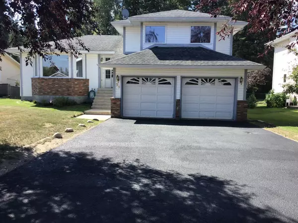 25 Park DR, Whitecourt, AB T7S 1H9
