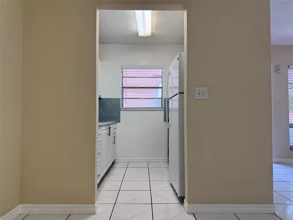 Hollywood, FL 33021,4928 Hollywood Blvd #12